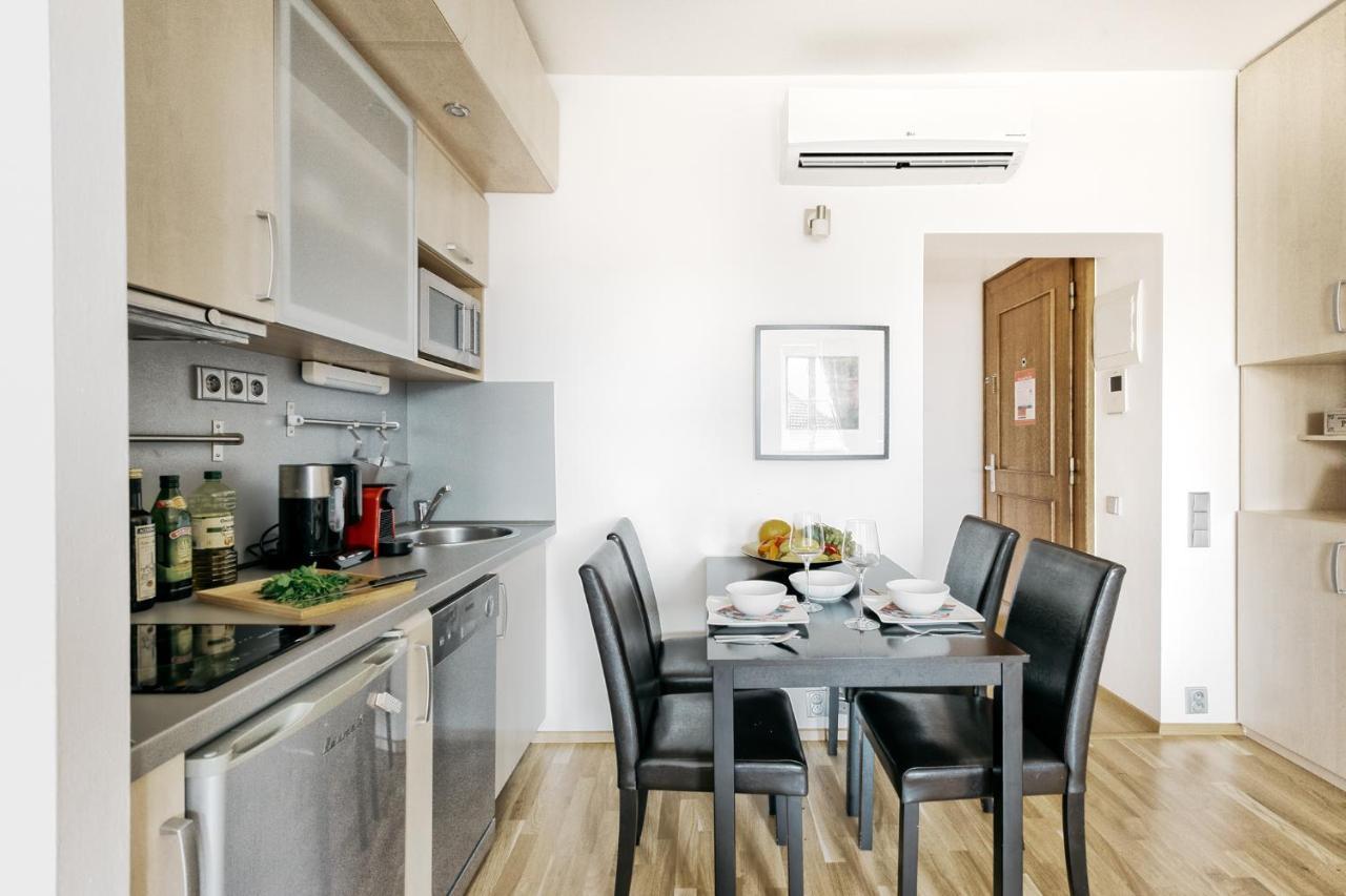 Lil Apartment With Tyn Cathedral View, Parking & Ac Prag Dış mekan fotoğraf